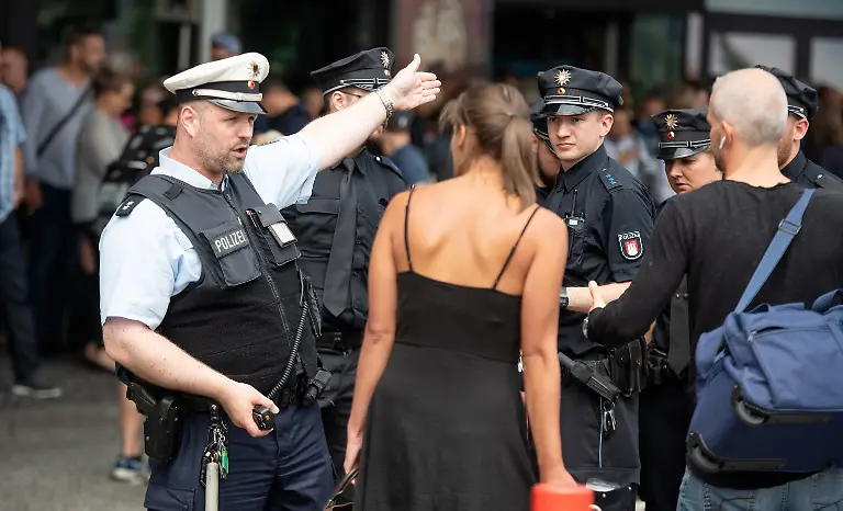 303bb1d949b81c7ca60777f3f87dba57