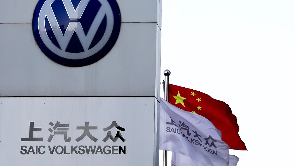 ef0502cbffa06ee89f89cf25ea56b596