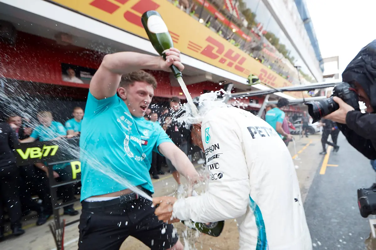 6158af5c00d876405bc02a3afe9bd170