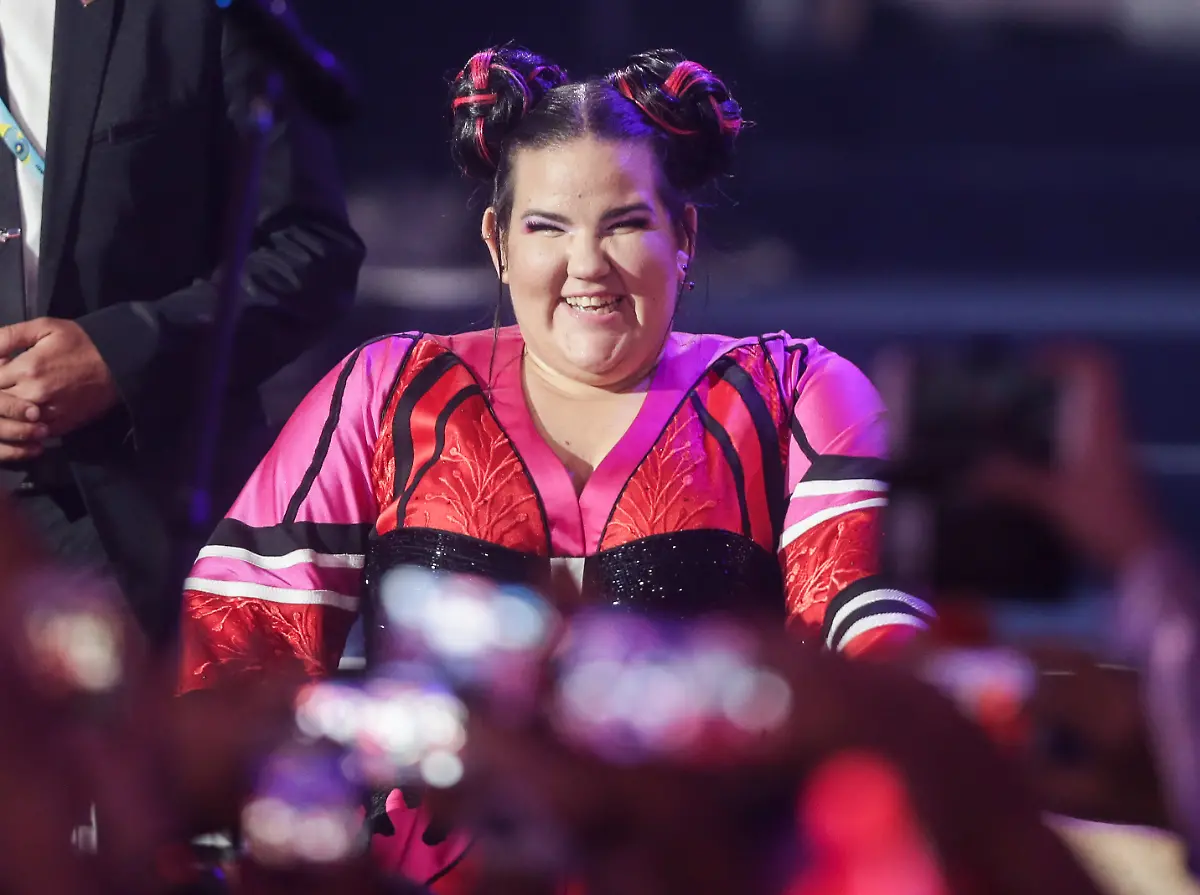 d9ac2eee52f892dc3f108aeaeb5abad7