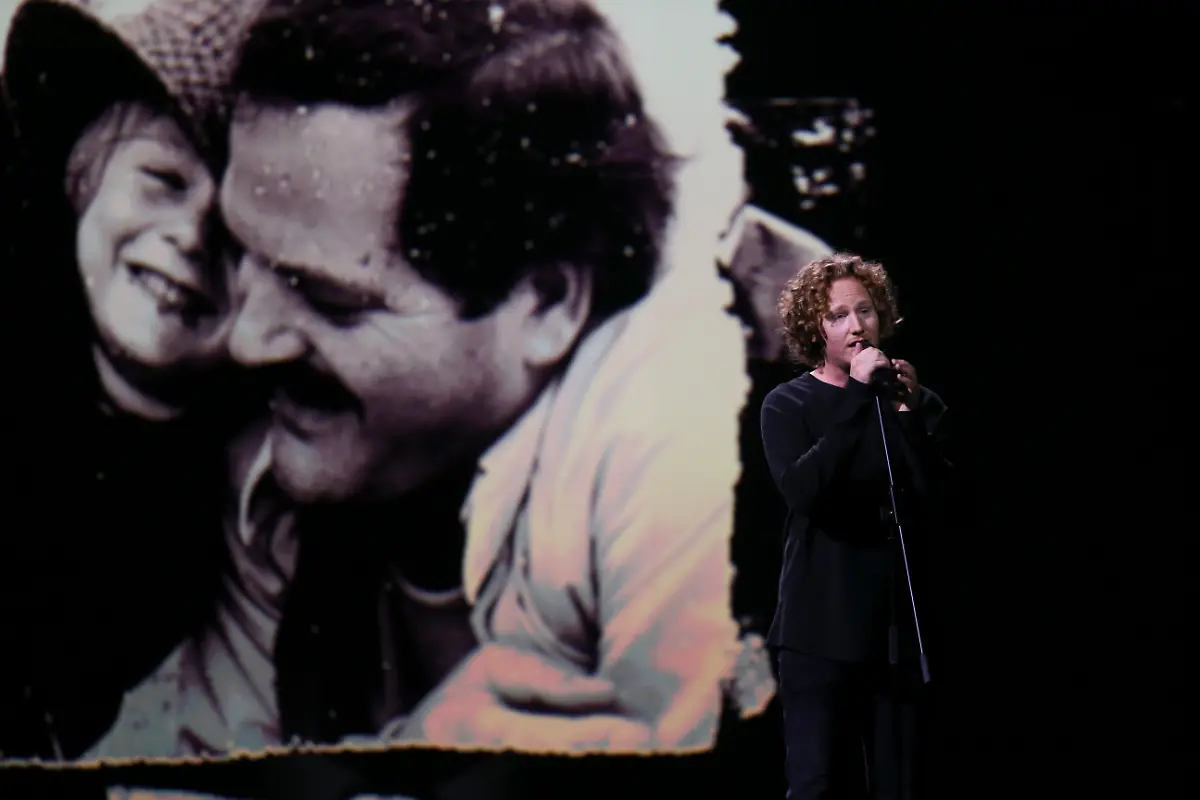 ee551397dedc069e1a19f7c6c1606408