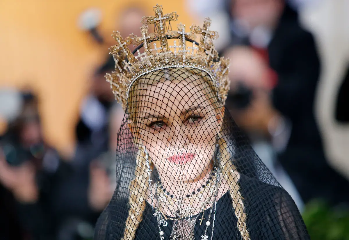 f1e9eea5f1bae0e1a567f4498c4ca354