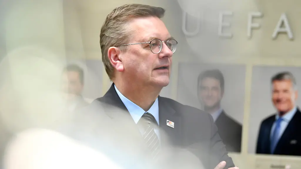 b360e99380647d7fd08b1b0ee92a6a4b