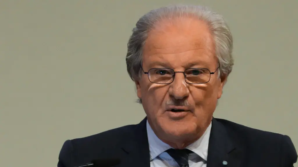 5670705f9cd3762471d70347cb9bd08a