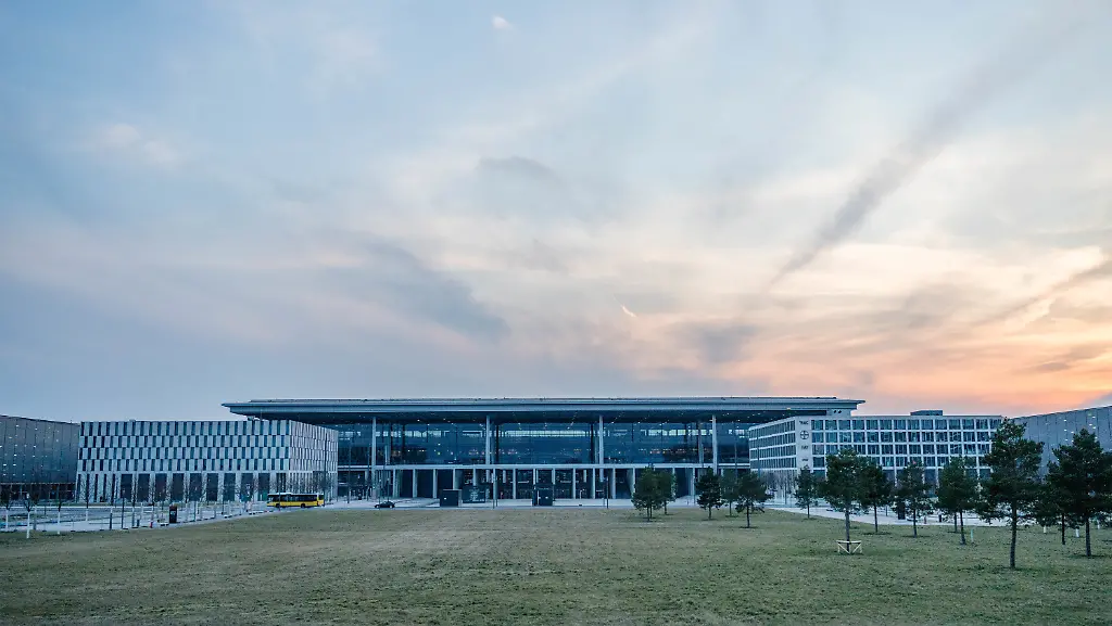 edb2240fe57f28ab29d5fda3a7a5ac64