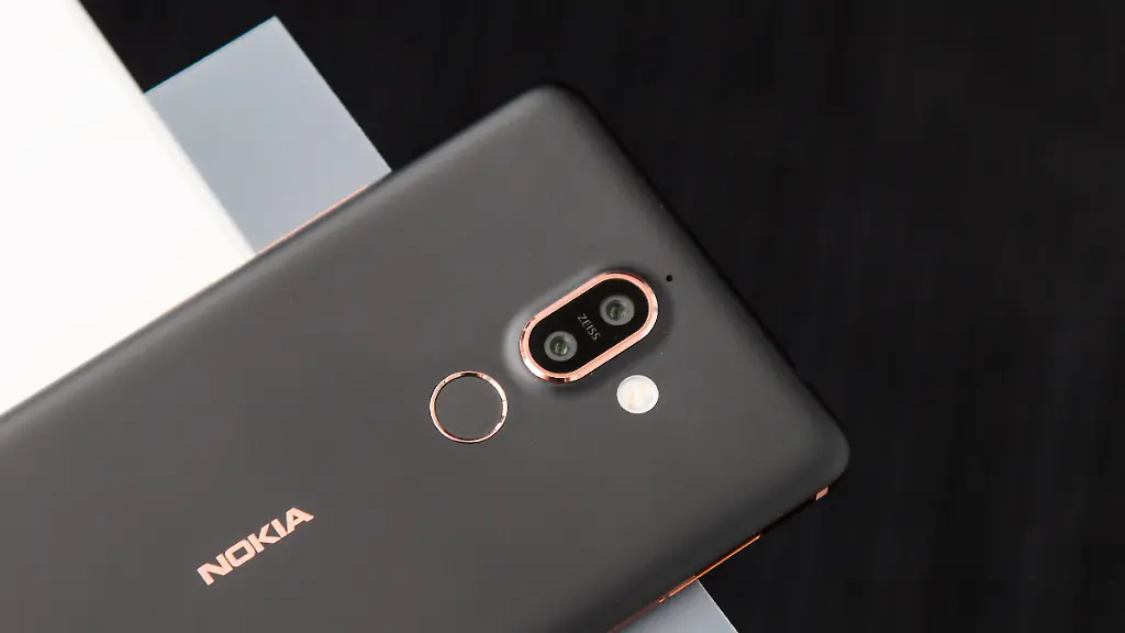 Nokia-7-Plus-1