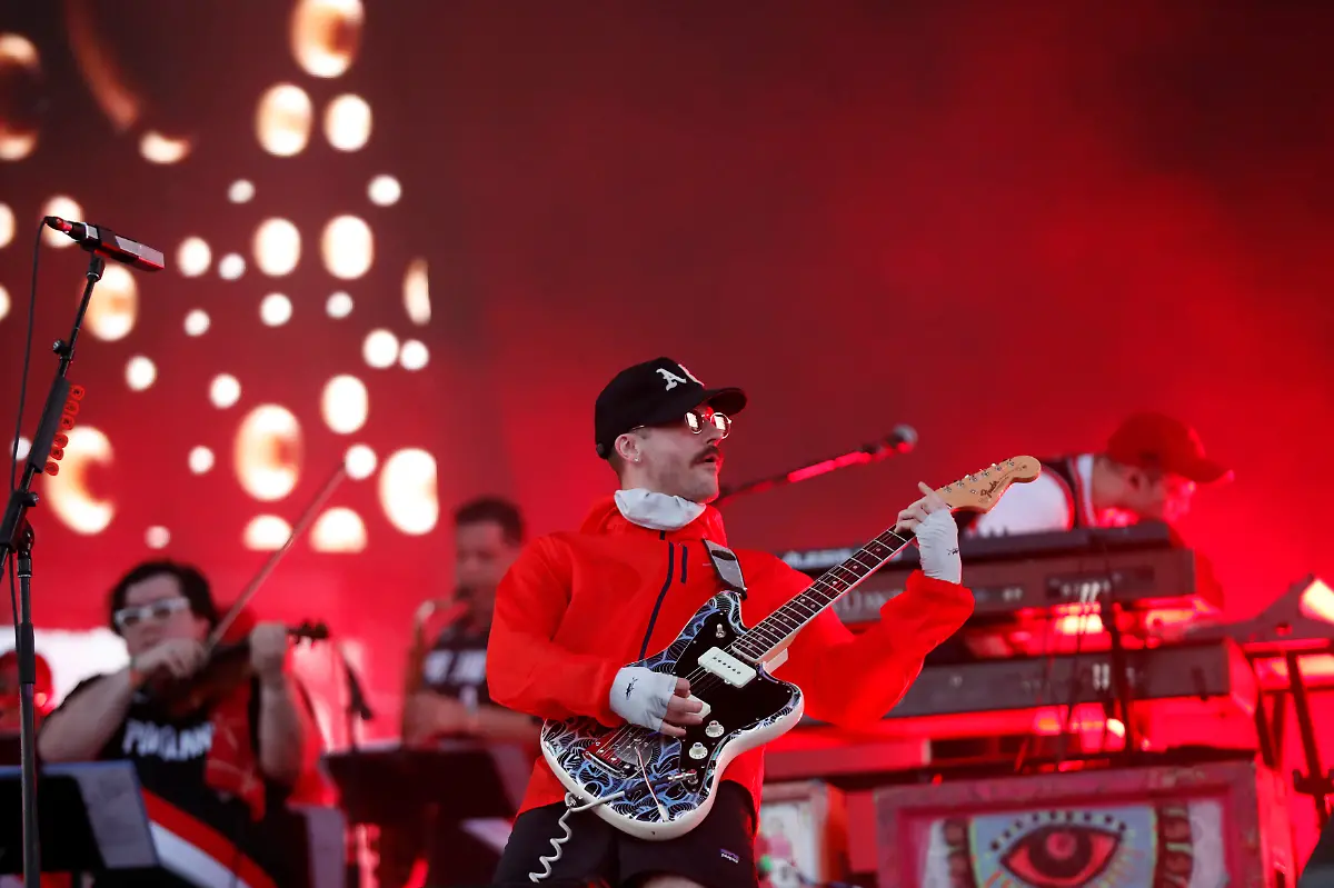 8e693bdb87d291aafc1f1bbb680e196d