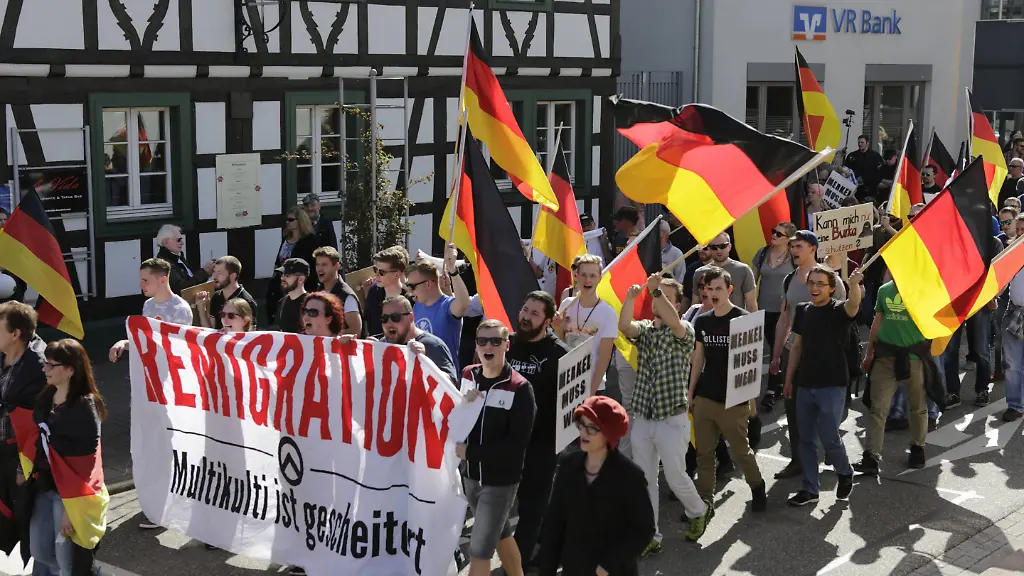 f74cfcc2742844210300fb84144eb0bc