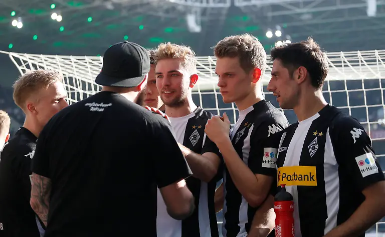 c74bccfe3e1926c0b1cc9af18650e7d7