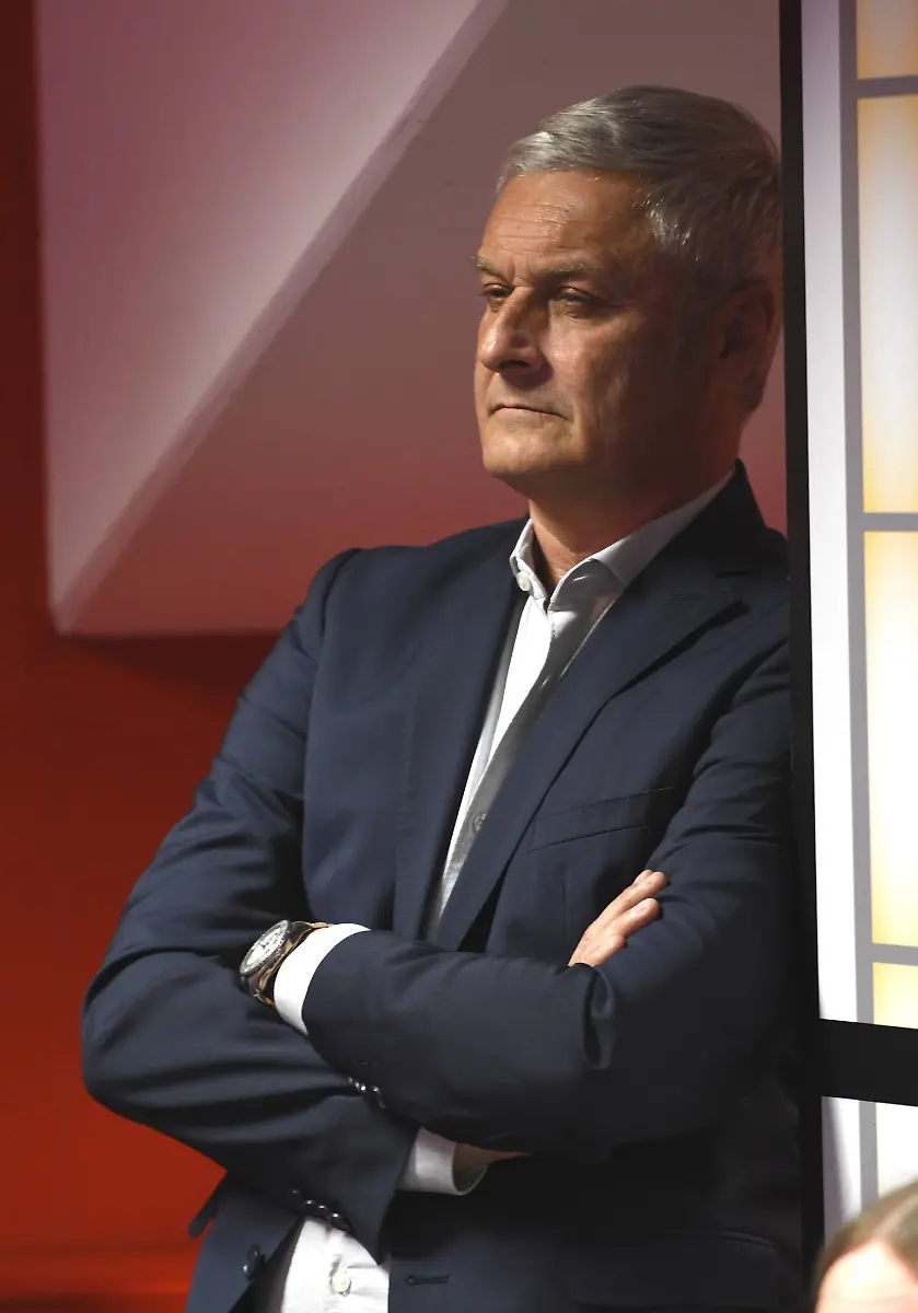 9b3c81e4b0a48df772fa49ba373c8b32