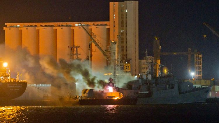 Im Hafen von Tripolis wurden mehrere Schiffe getroffen.