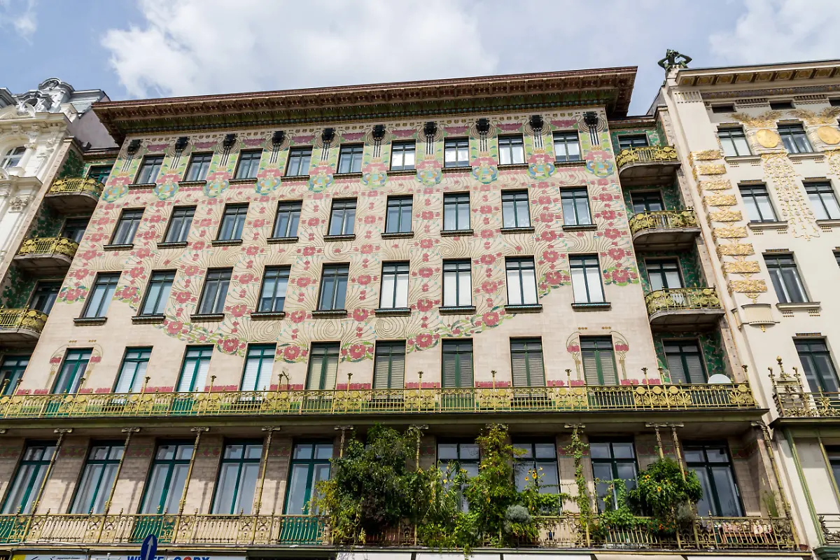 Wienzeilenhaeuser-Naschmarkt-5