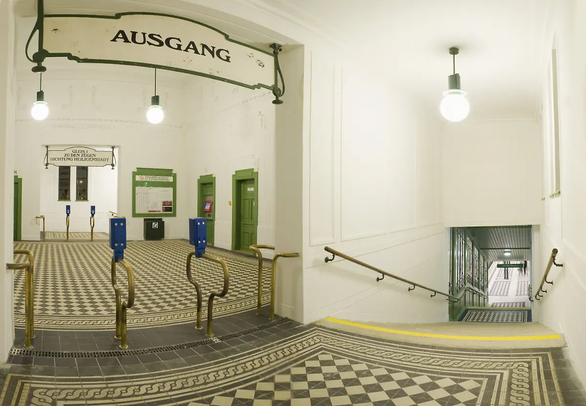 Stadtbahnstation-Schoenbrunn-1