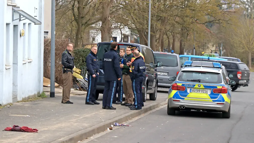 5b1ede7833f38ad8bc8094f1bb5b298a