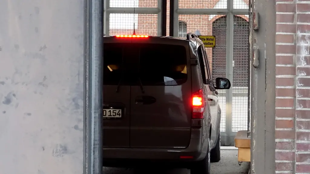 6b8eb9d5297c33e1a4ad384d79eced21