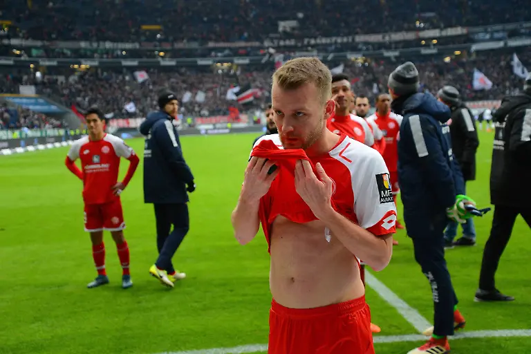 869952b3703d44a220d5cb6f75c446cb