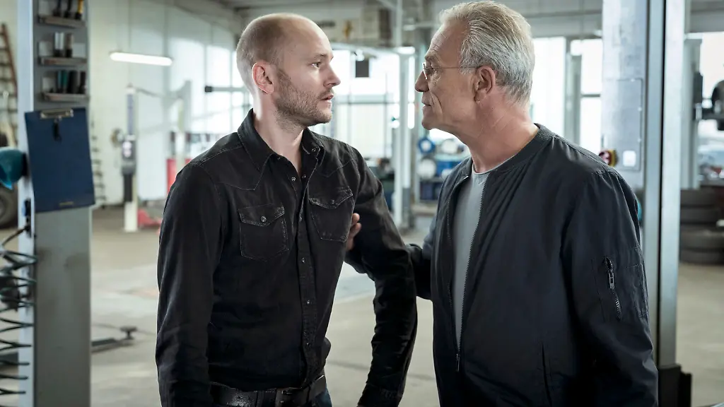 1-Tatort-Mitgehangen