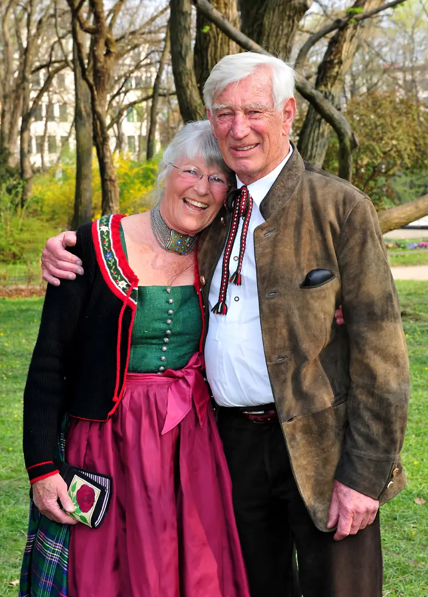 4ef1652141a32f6dfbe457e18ea4a537