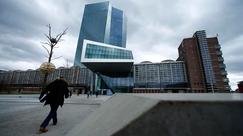 9d099a63758926f3d274ef1c36987f90