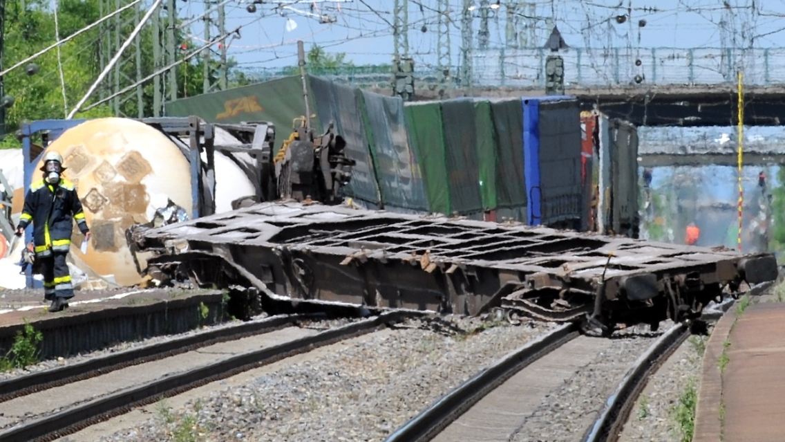 Der Gefahrgut-Zug entgleiste im Bahnhof der Stadt Müllheim.
