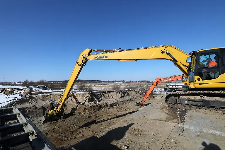 fe3e5ffb8c120ea7ab5f81b676f16e38