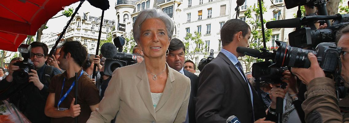 Menscheln in einem Pariser Supermarkt: Christine Lagarde.