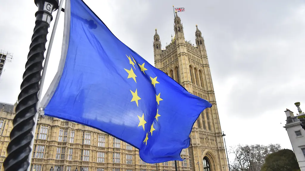 f4b9efe5026285f88e430d6ad24da1fb