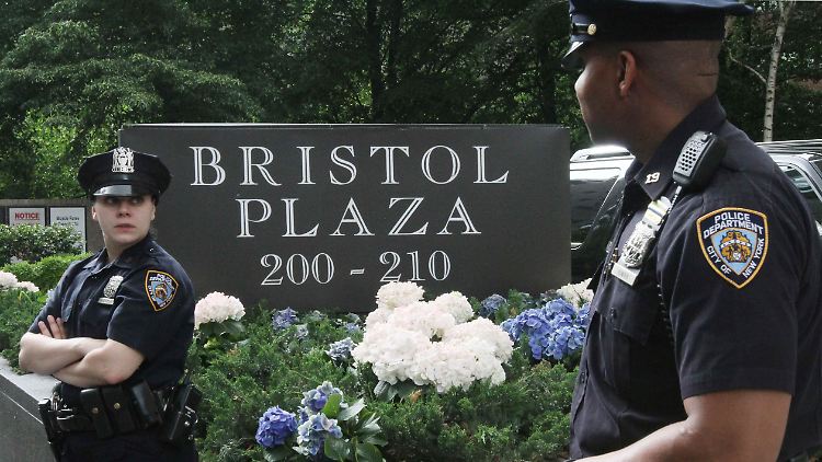 Offiziell bestätigt ist es nicht, aber am Bristol Plaza soll sich Dominique Strauss-Kahn nach seiner Freilassung aufhalten, heißt es.