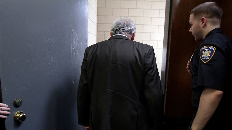 Gegen eine Kaution tauscht Strauss-Kahn sein Gefängnis gegen eine Wohnung in New York ein.