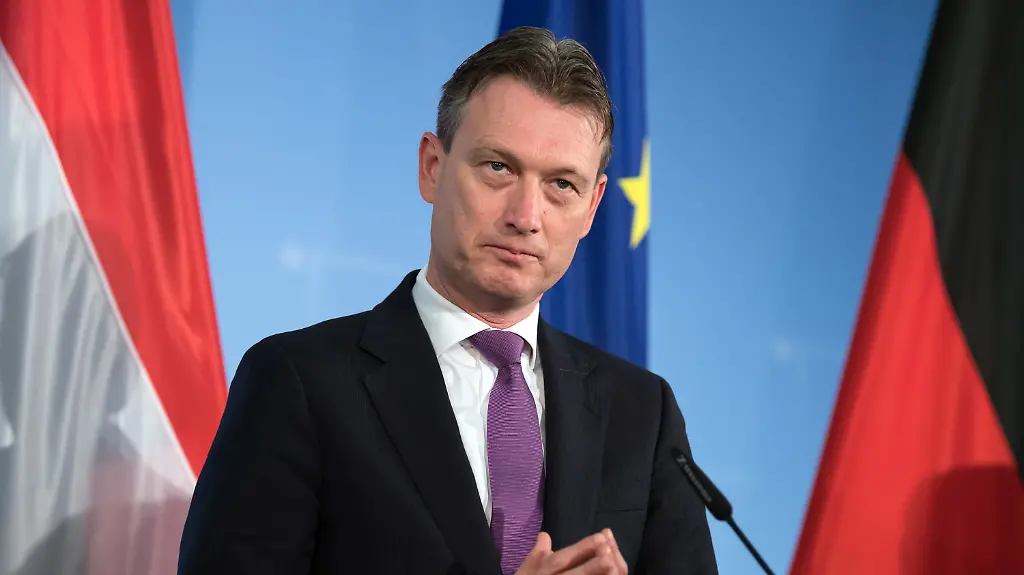 f74801ad8991c55343e1ef8cf125e887