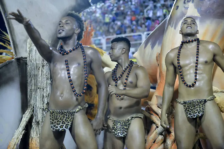 7a82d640799ddf9fbdddc7c5e2f46dc7