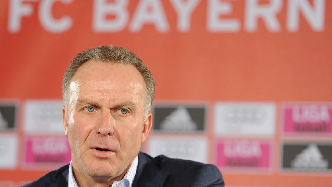 Sauer: Karl-Heinz Rummenigge auf Ex-Bayern-Torwart Oliver Kahn.
