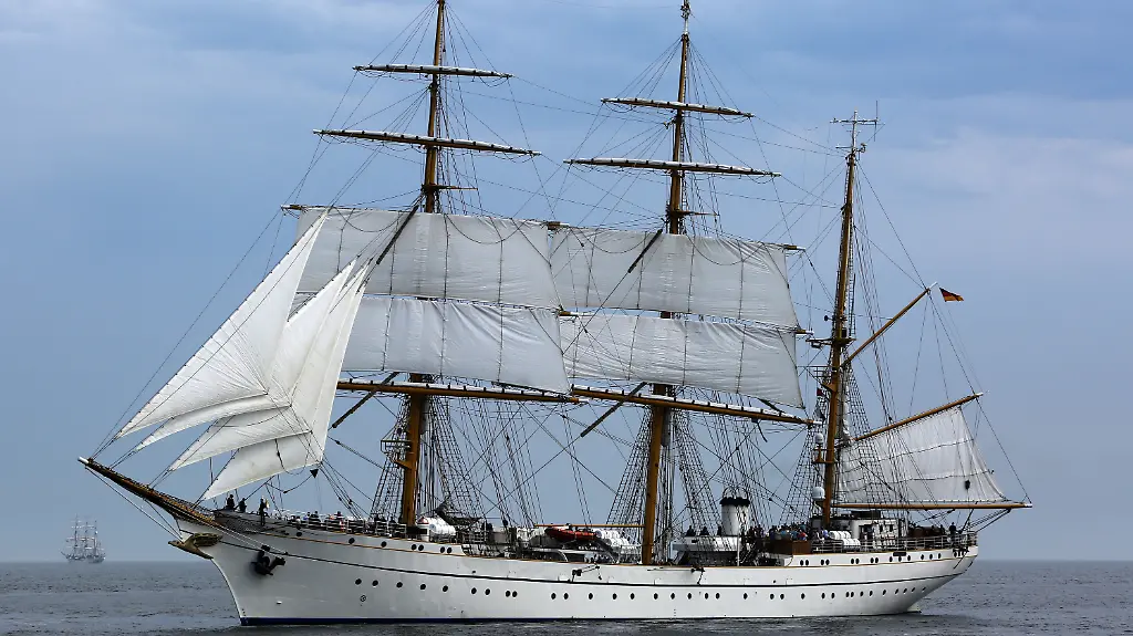 cf186bf3cedb42f2426b9ecf7ceb3a40