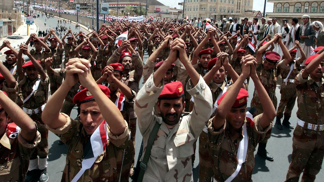Armeeangehörige bei einer Anti-Regierungs-Demonstration in Sanaa.