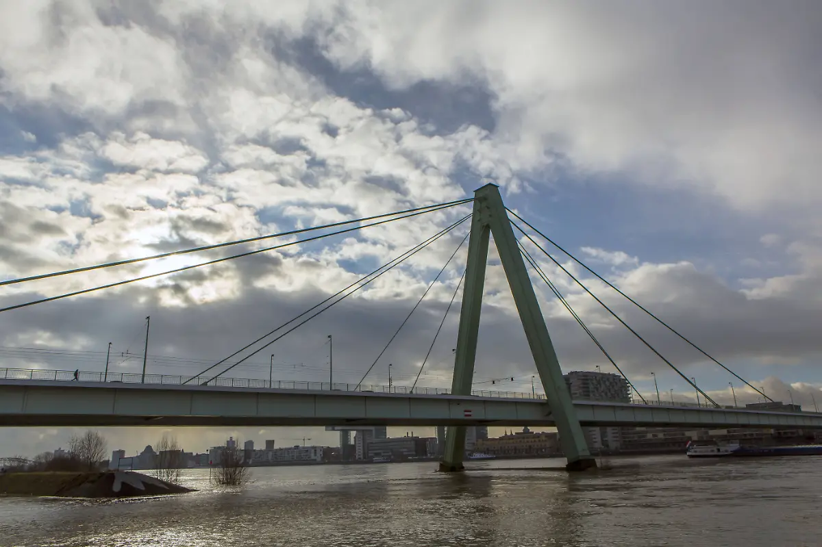 1bb3c1bff4c654e32a3cf03e79945b39