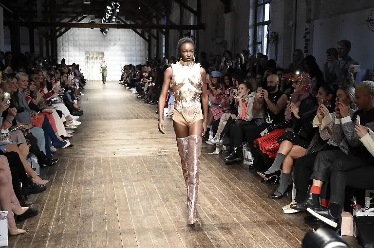 c63a18e1dec431d3824762f3d16ca266