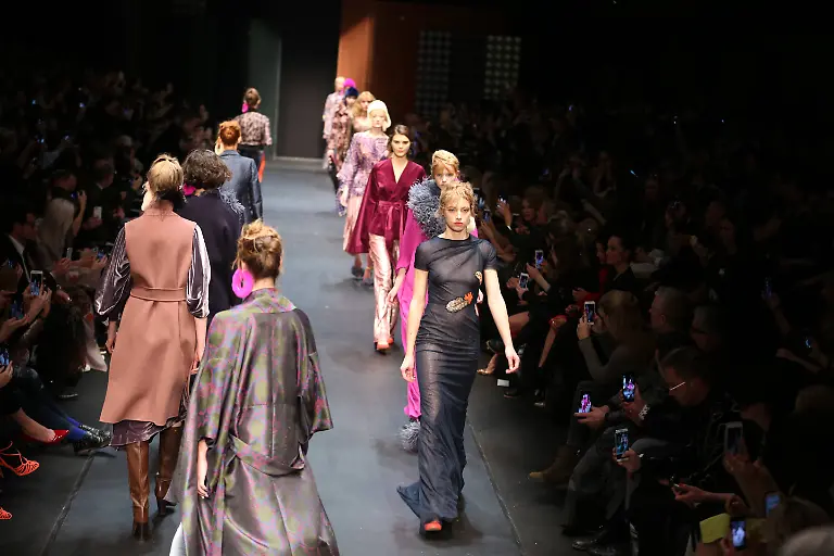 82226f877e252ed81a1e9d0d64871ac1