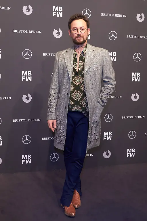 8dfdd18cb9eee9a9ad4cd648efed84df