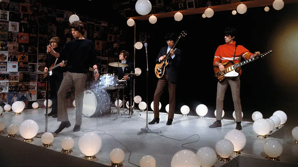 BREAKING-STONES-P186-PHOTOGRAPH-BY-GERED-MANKOWITZ-BOWSTIR-Ltd-2016-Mankowitz-com