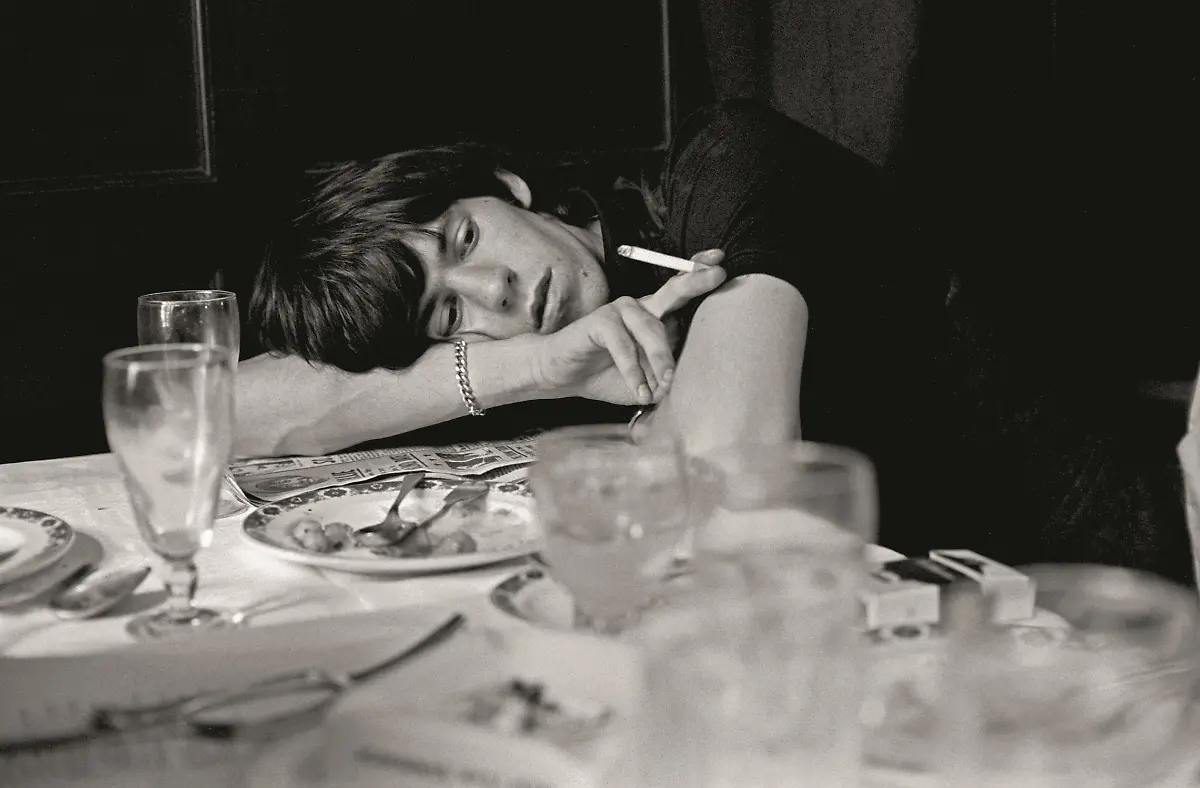 BREAKING-STONES-P55-Iconic-Images-Terry-O-Neill