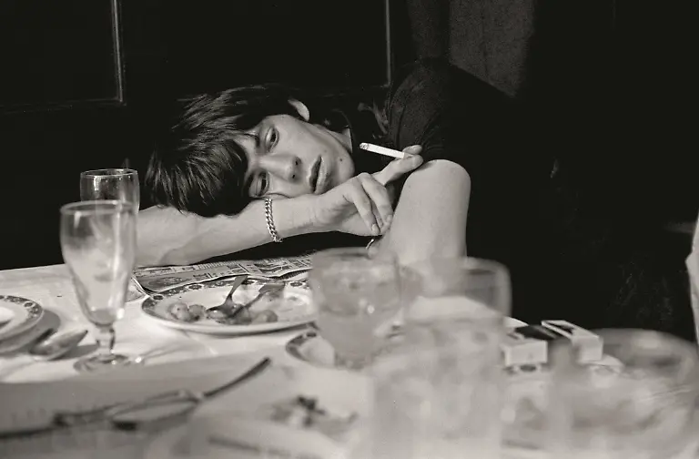 BREAKING-STONES-P55-Iconic-Images-Terry-O-Neill