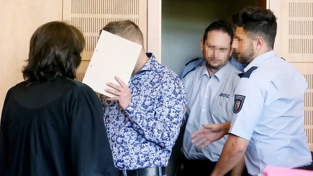 2140ad60fbef10b674810d28e683fe77