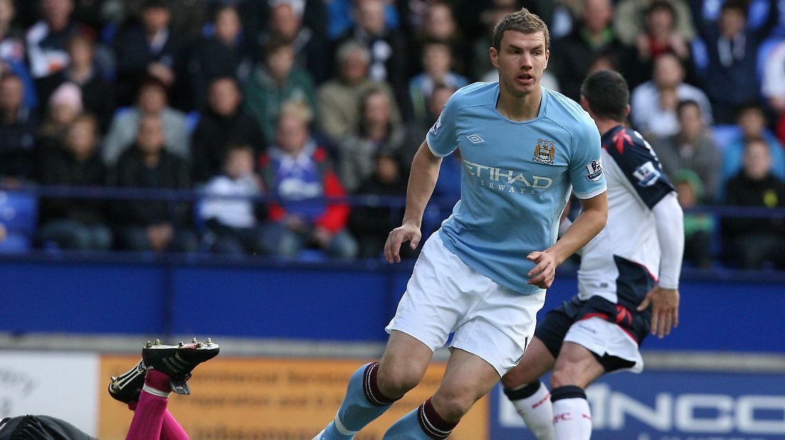 Der Wechsel von Wolfsburg nach Manchester hat sich für Edin Dzeko gelohnt.
