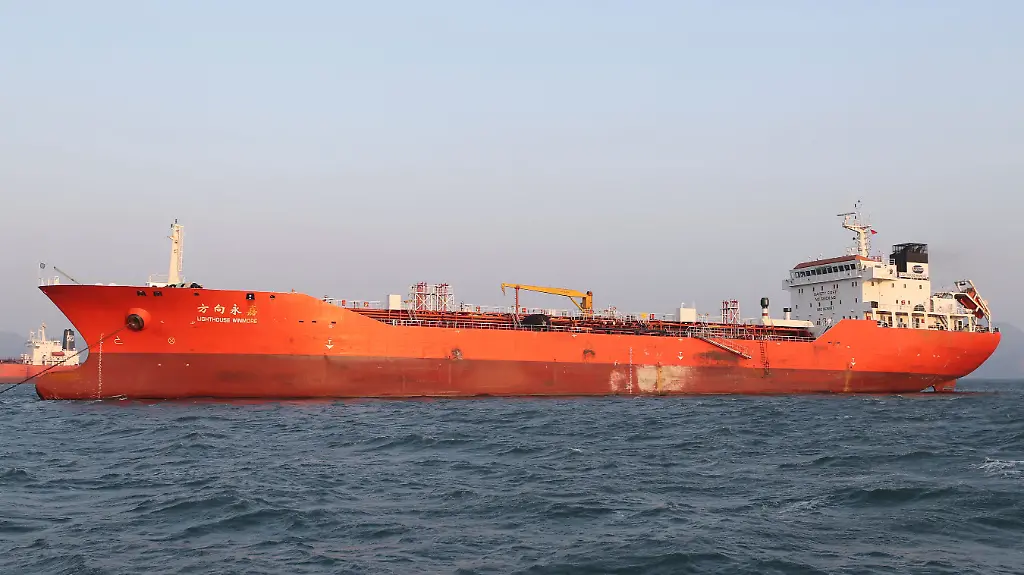 4251b1bc36116917ee436bf7fa6ff348