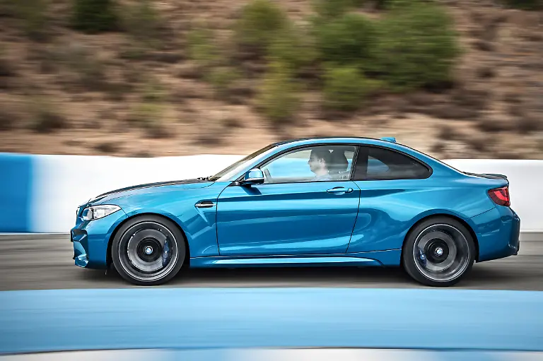 P90199674-highRes-the-new-bmw-m2-coupe