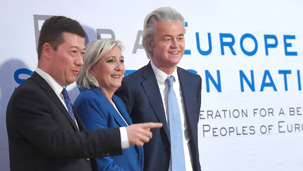 97578f94d48443c515cefd9696da5de7