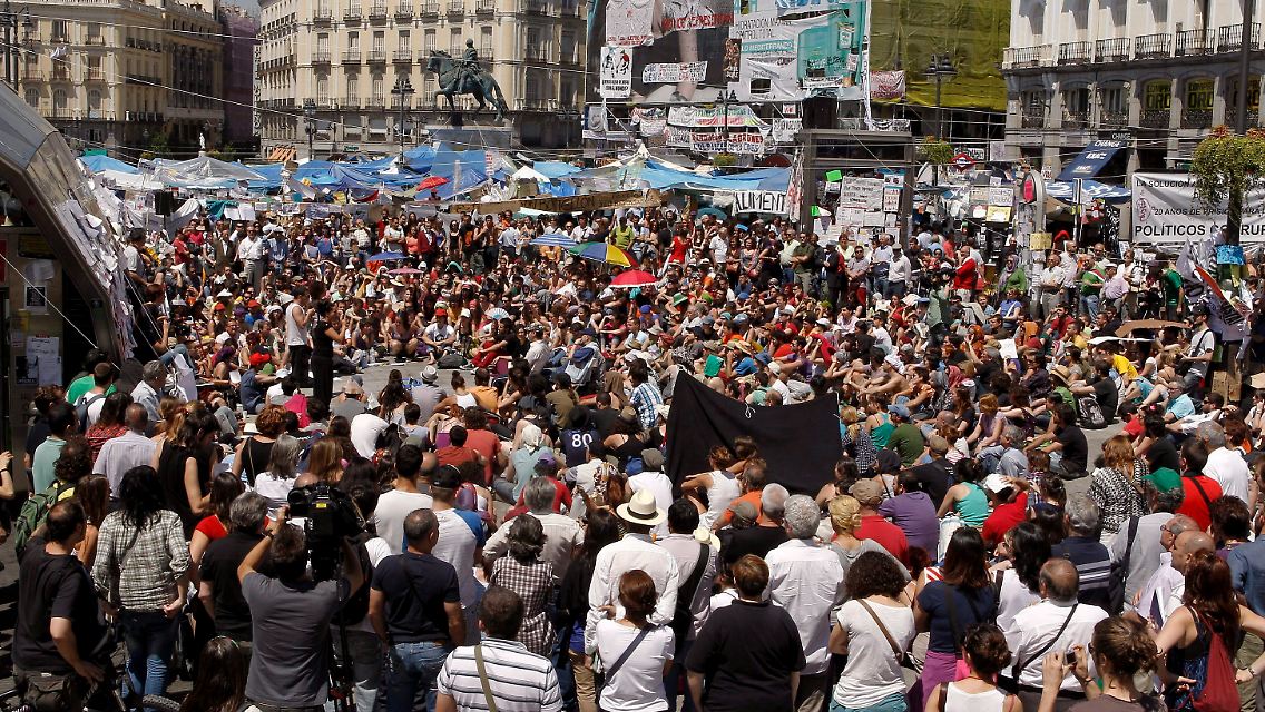 Auch nach der Wahl gehen die Proteste in Madrid weiter.