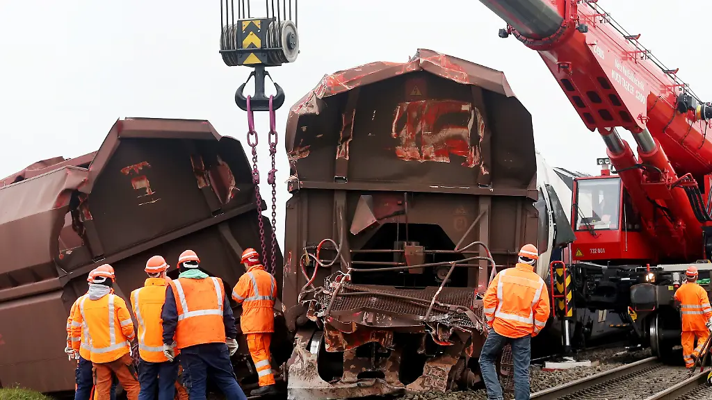 6ebb17f0a3e5964c1e1ac8140ddb56ee