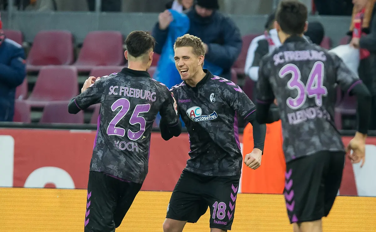 fefdd176f4085b13b28277d1221ff18b