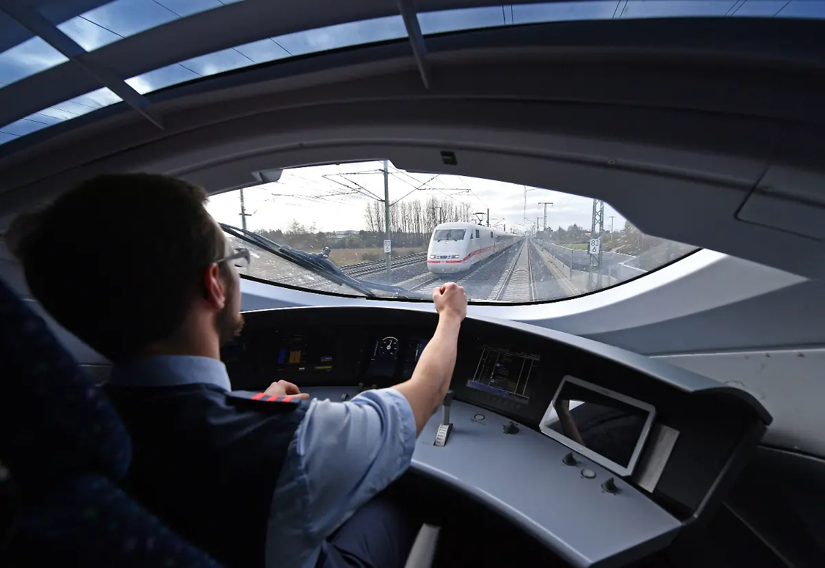 1008560eeb3251fd5bb39e5fe5f5d566